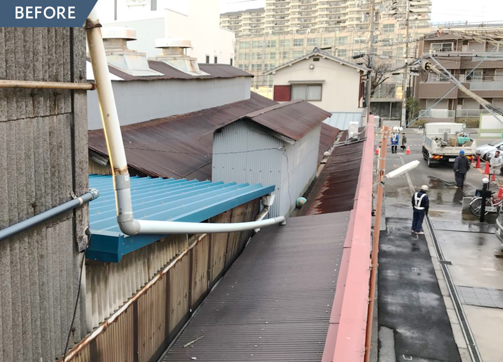 工場の屋根上に断熱・防水性能を高める改修工事をしました