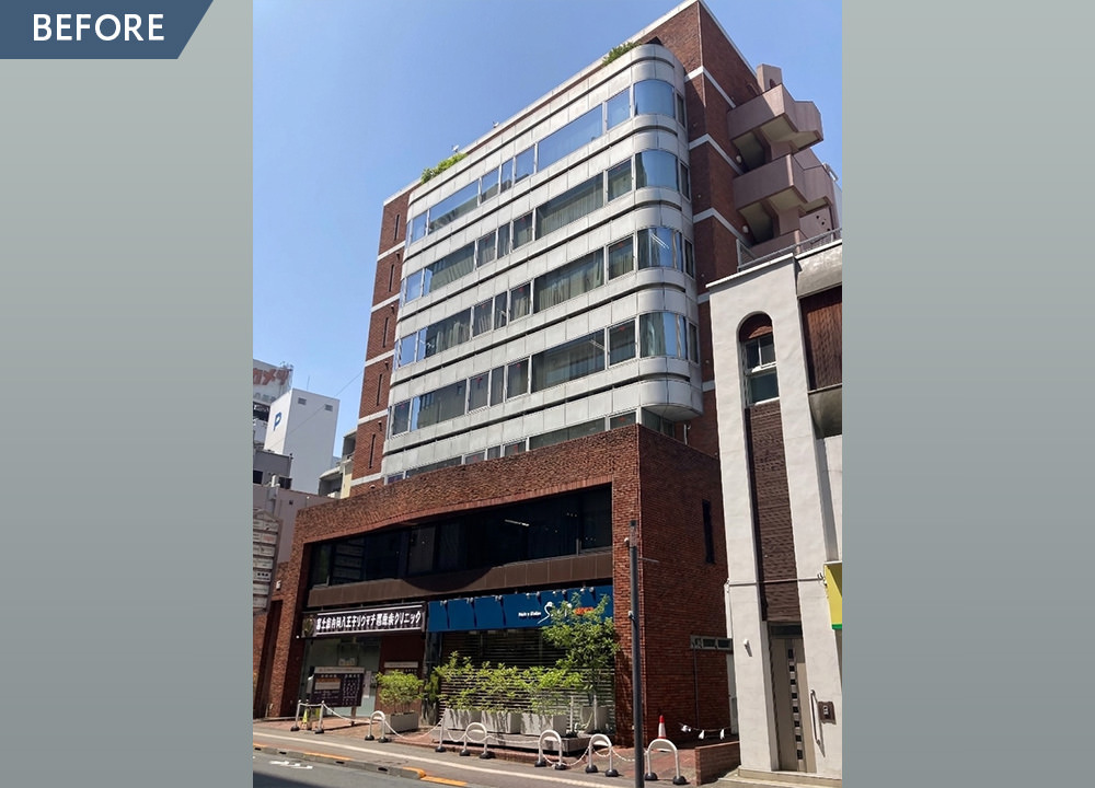 ダイノックシートと特注タイルで外観リニューアル