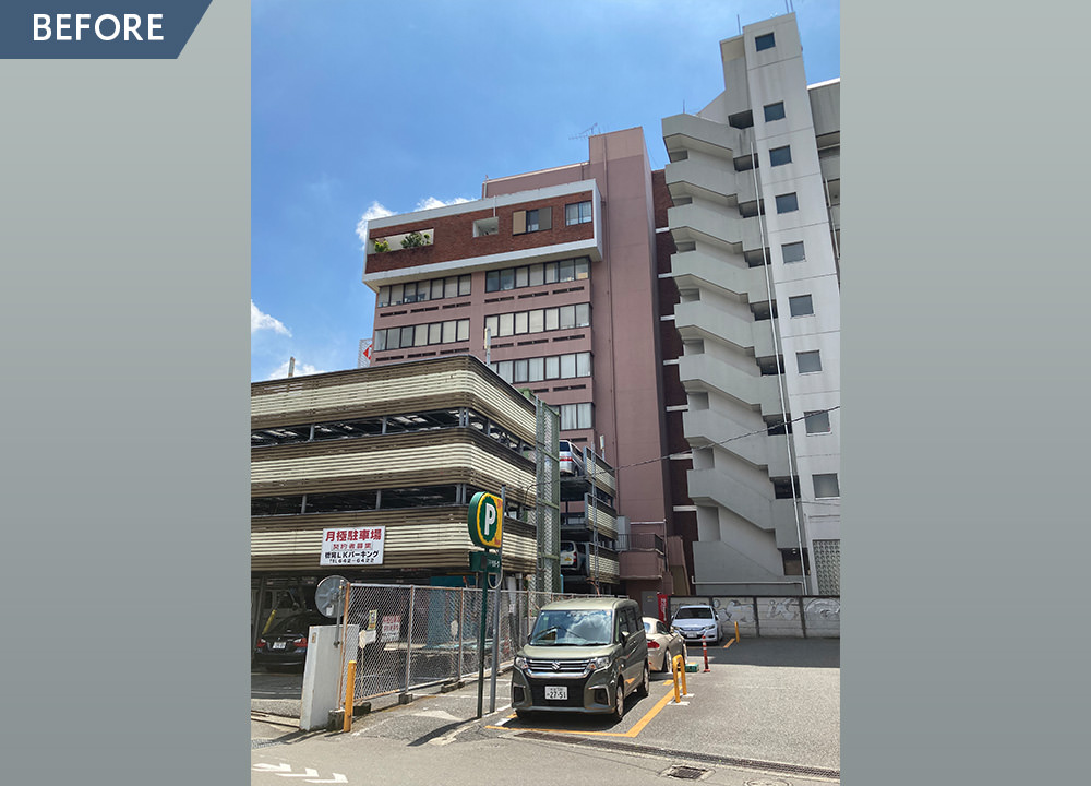 ダイノックシートと特注タイルで外観リニューアル