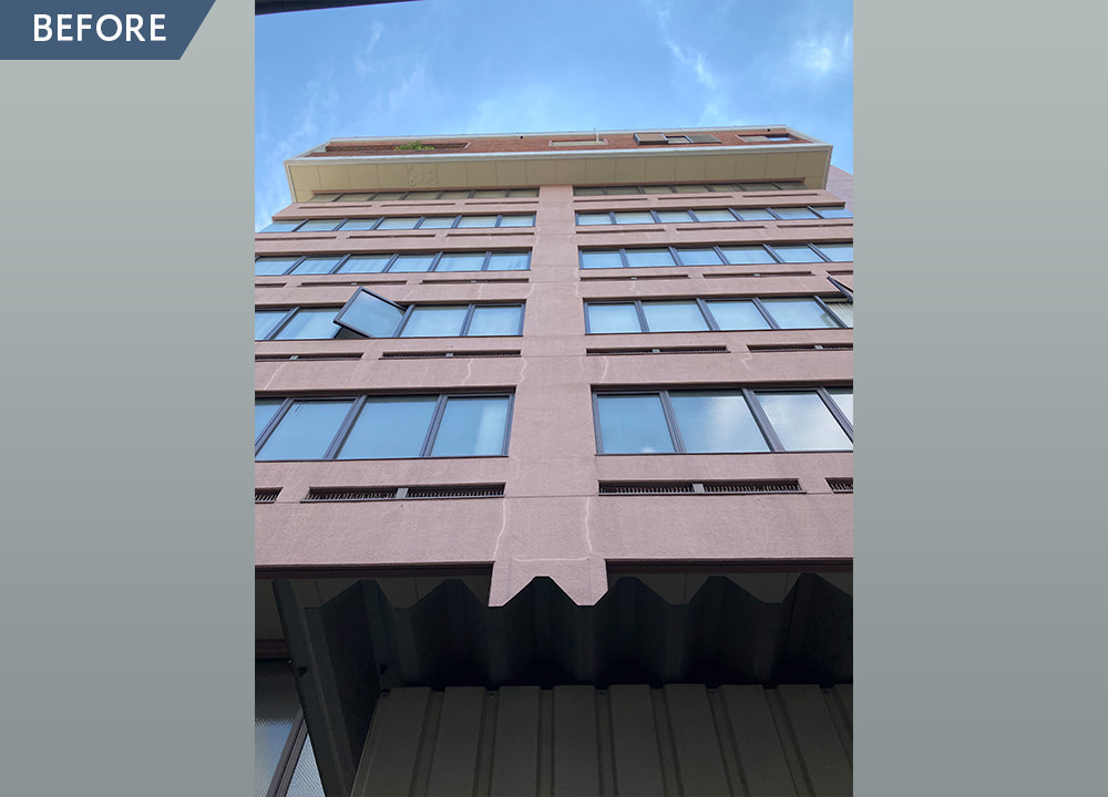 ダイノックシートと特注タイルで外観リニューアル